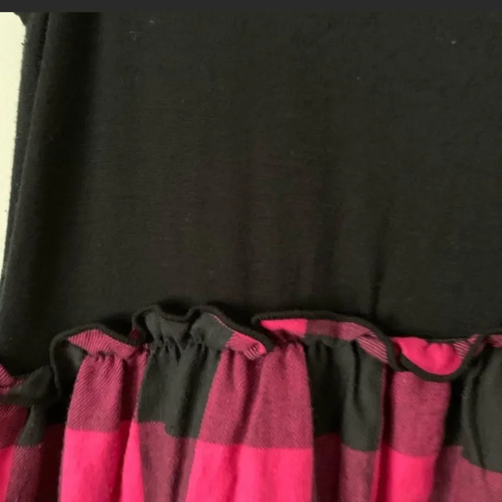 Pink Rose red/pink/black square sleeveless, pockets on the bottom, S girls)